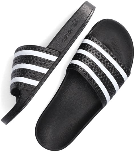 zwart adidas slippers
